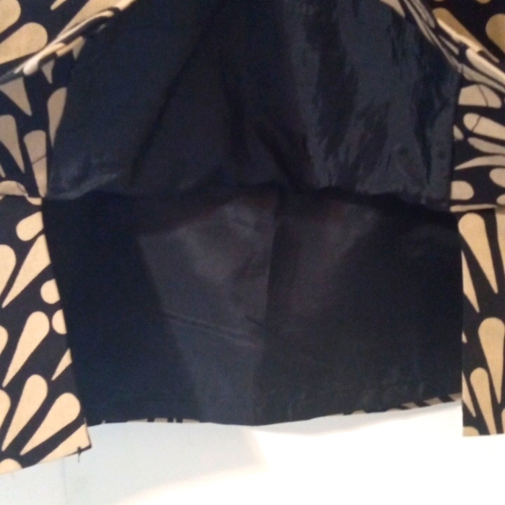 TALBOTS PETITES BLACK TAN SUNBURST PATTERN BELTED SKIRT SIZE 12 NWOT - Picture 5 of 10